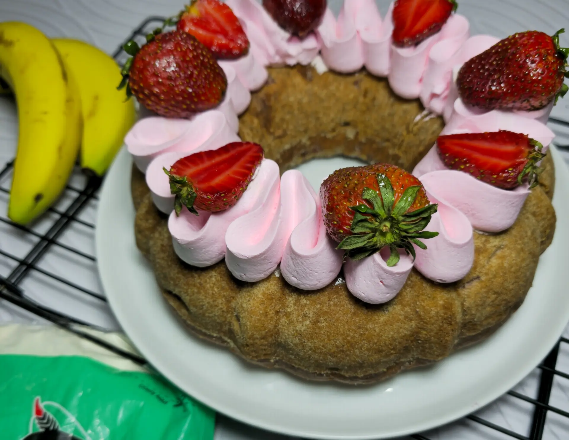 Bundt Cake de Cambur y Fresa